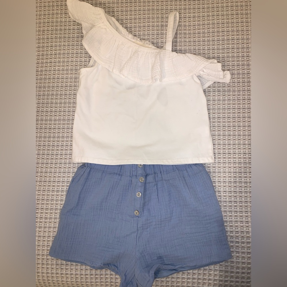 BETWEEN GIRLS OUTFIT!